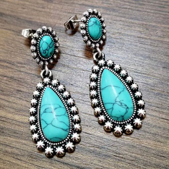 *SOLD OUT***Vintage Turquoise Drop Earrings - Picture 4 of 7